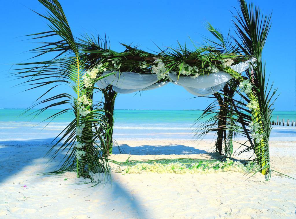 Breezes Beach Club And Spa Буейю Екстериор снимка