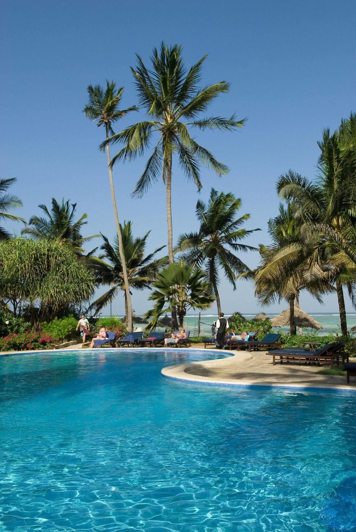 Breezes Beach Club And Spa Буейю Екстериор снимка