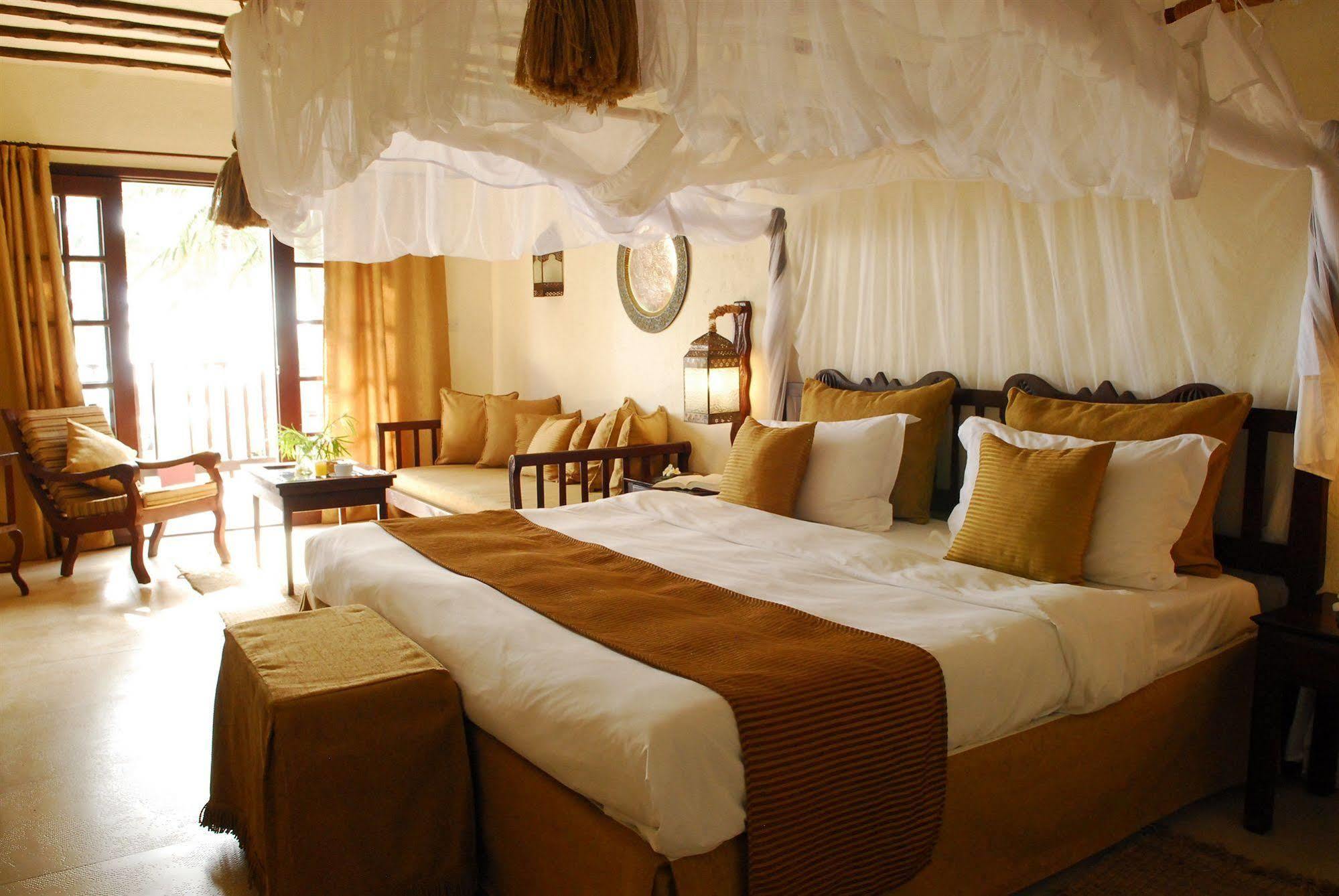 Breezes Beach Club And Spa Буейю Екстериор снимка