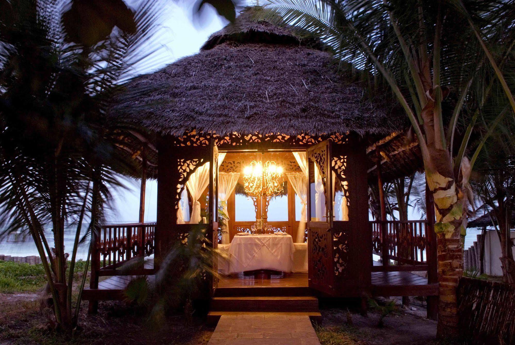 Breezes Beach Club And Spa Буейю Екстериор снимка